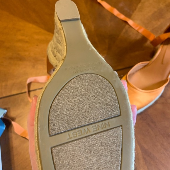 Nine West high wedge heels women size 7 1/2 - Picture 6 of 6